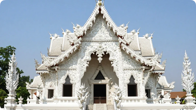 Chiang Rai: The Artistic North and Golden Triangle